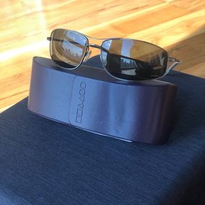 Oliver Peoples Mens Aviator Sunglasses w/ Case